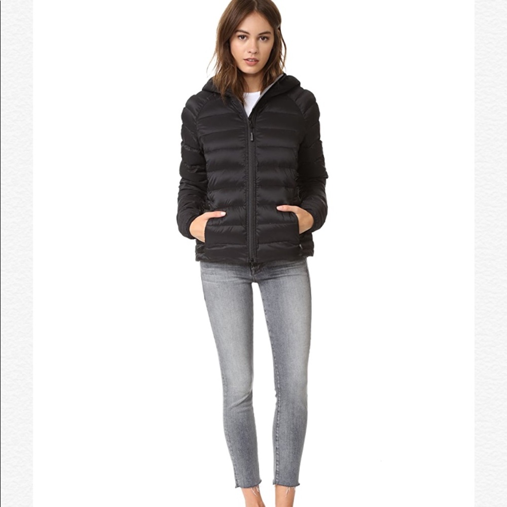 Brand new - Authentic Canada Goose jacket -Size XS
